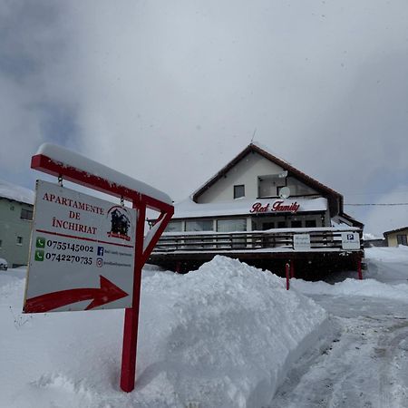 Red Family Apartments Păltiniş エクステリア 写真