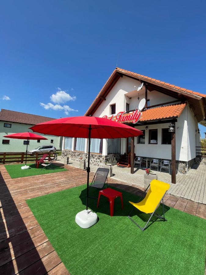 Red Family Apartments Păltiniş エクステリア 写真